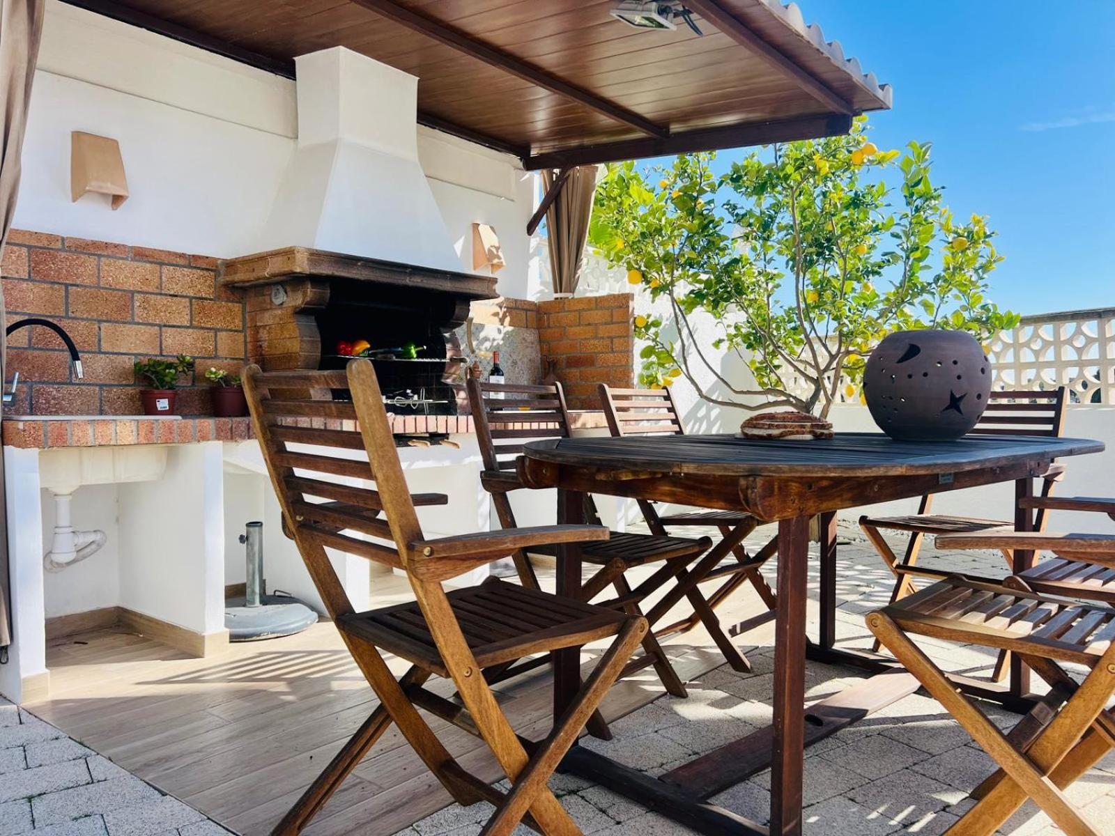 Casa Laura By Sun & Sea Homes Villa